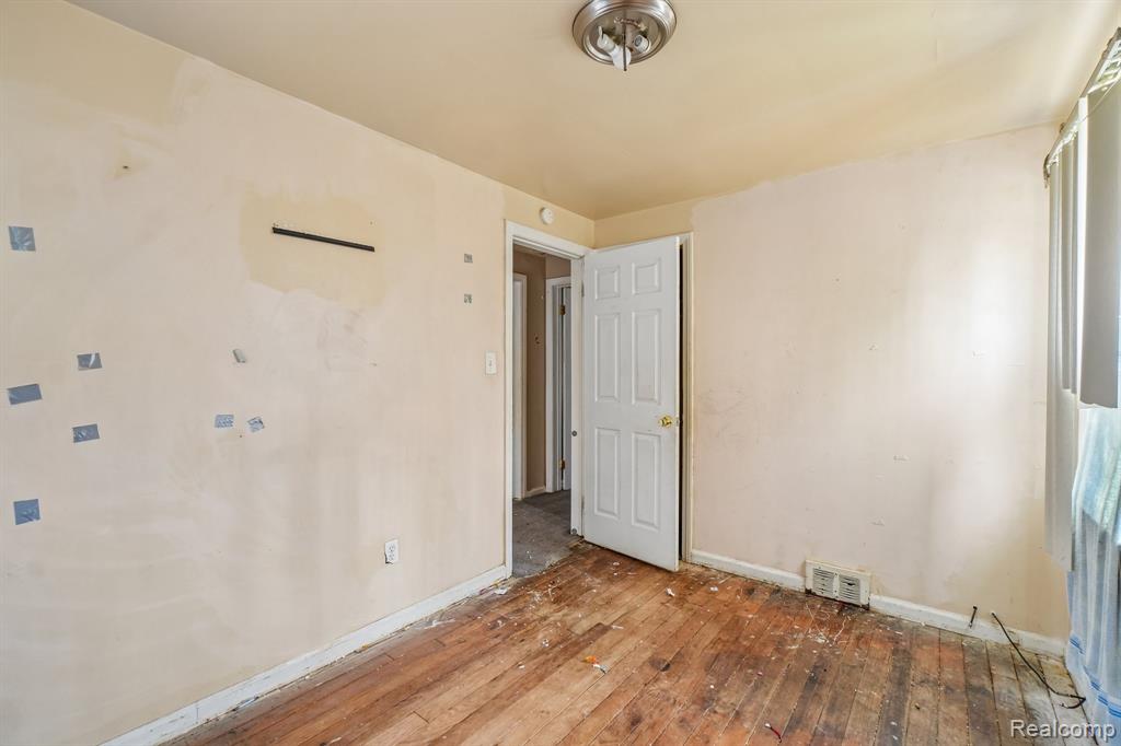 5969 Cadieux Road Property Photo 13