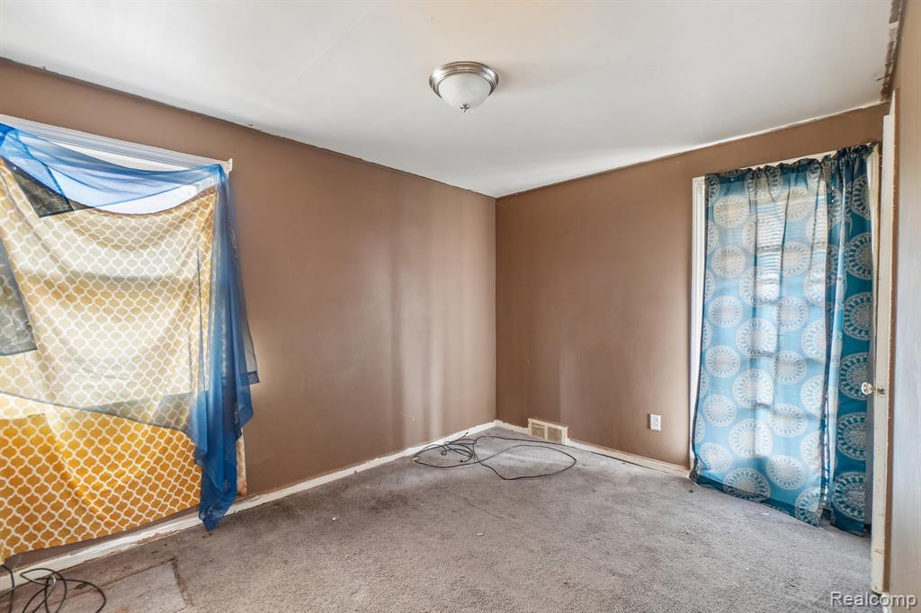 5969 Cadieux Road Property Photo 17