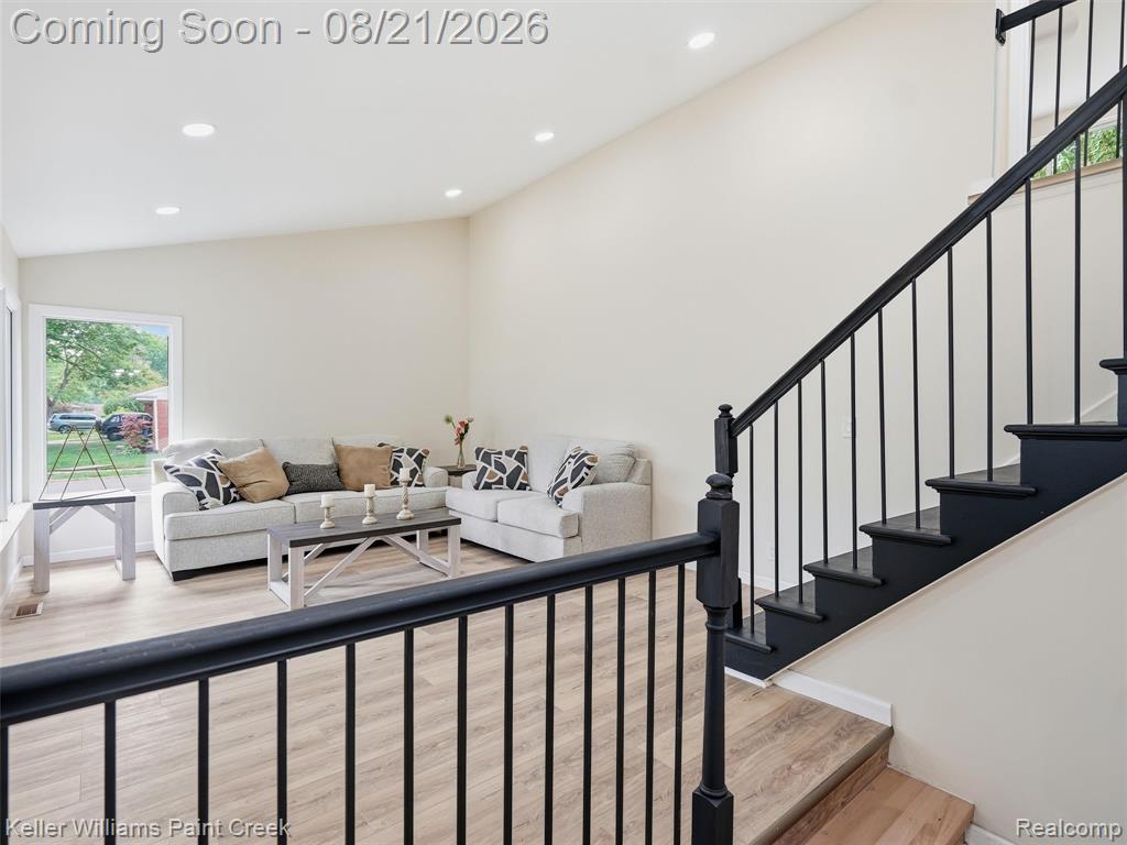 711 Jamaica Drive Property Photo 5