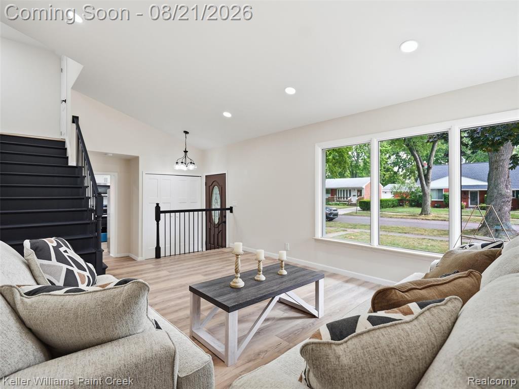 711 Jamaica Drive Property Photo 7