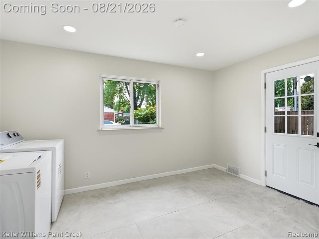 711 Jamaica Drive Property Photo 11