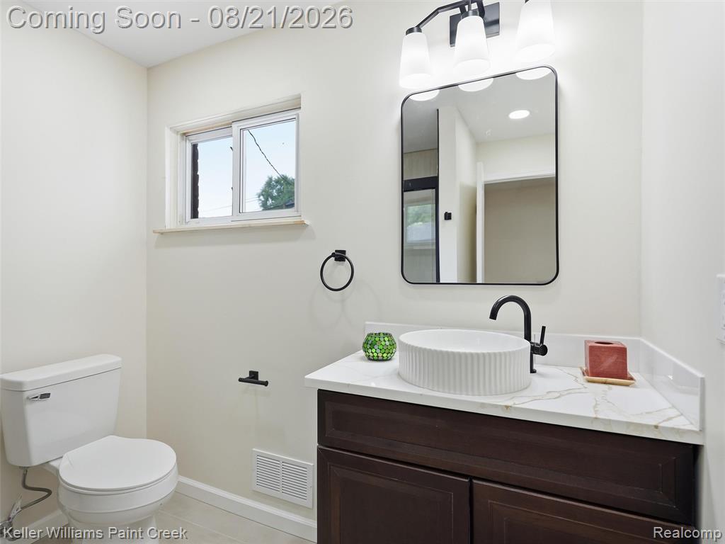 711 Jamaica Drive Property Photo 37
