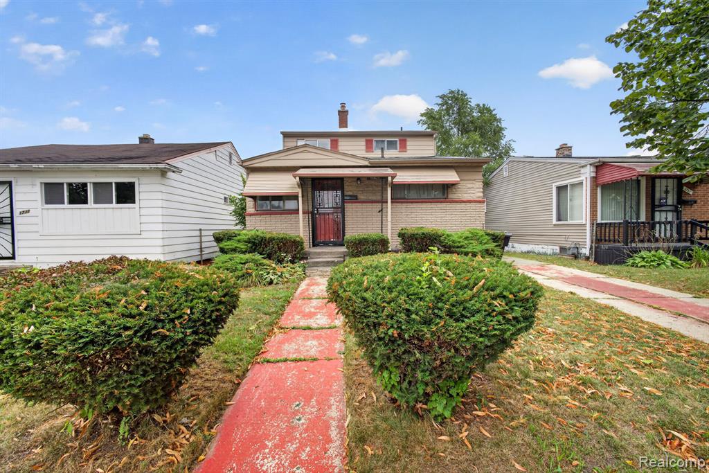 1741 S Beatrice Street Property Photo 1