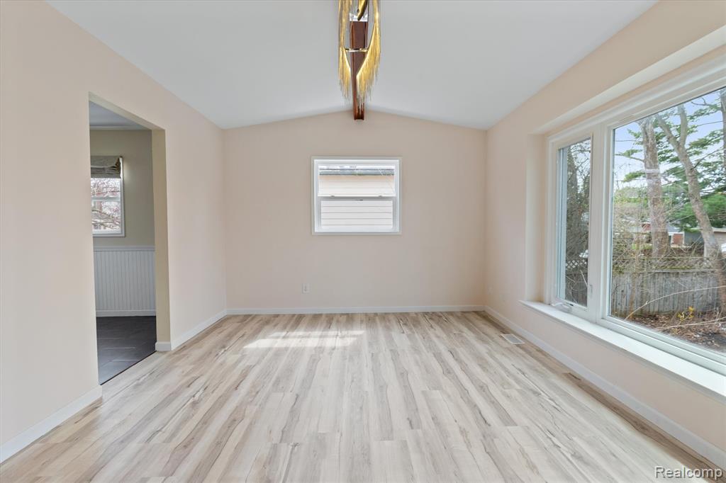 2728 Yost Boulevard Property Photo 8