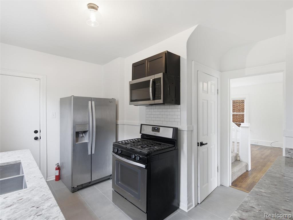 2064 Glynn Court Property Photo 11