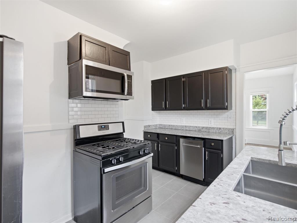 2064 Glynn Court Property Photo 13