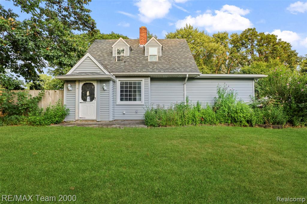 12930 Beech Daly Road Property Photo 4