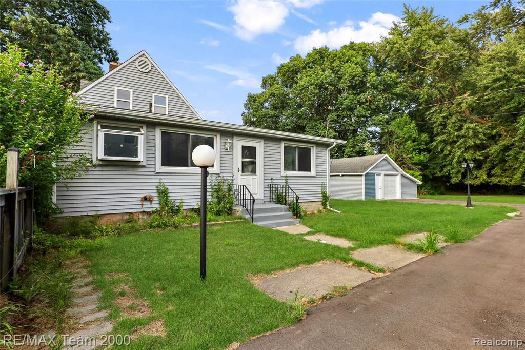 12930 Beech Daly Road Property Photo 6