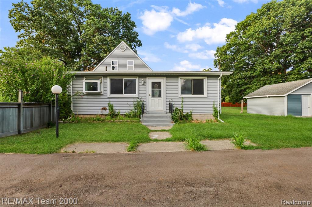 12930 Beech Daly Road Property Photo 7