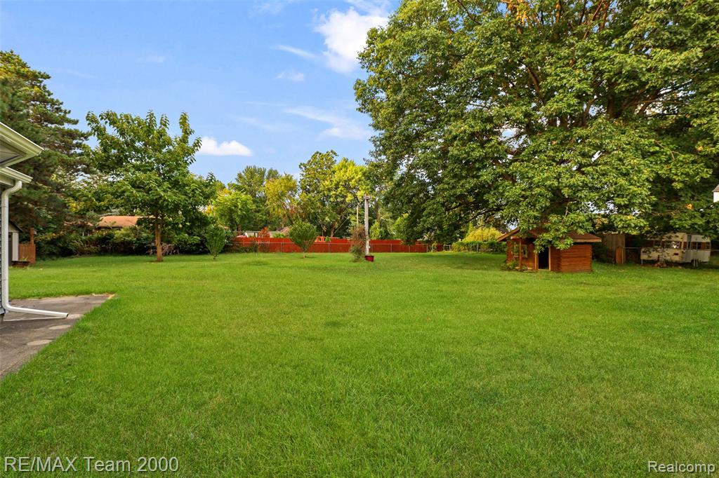 12930 Beech Daly Road Property Photo 10