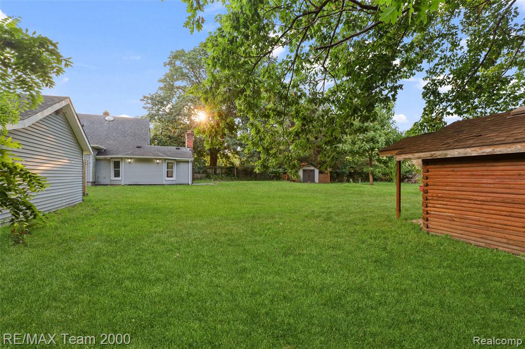 12930 Beech Daly Road Property Photo 11