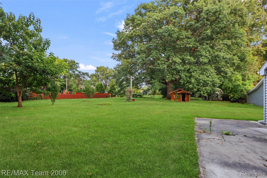 12930 Beech Daly Road Property Photo 13