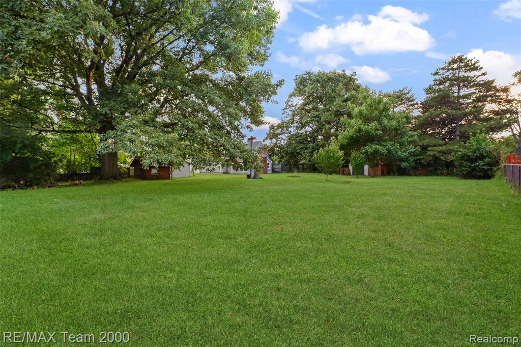 12930 Beech Daly Road Property Photo 14