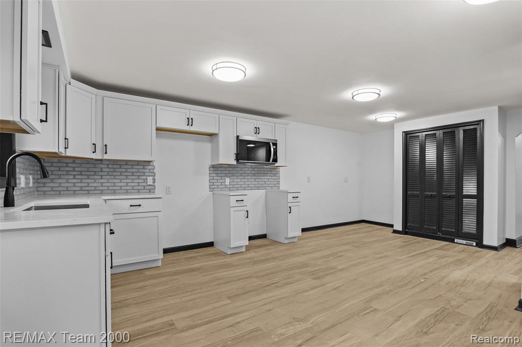 12930 Beech Daly Road Property Photo 16