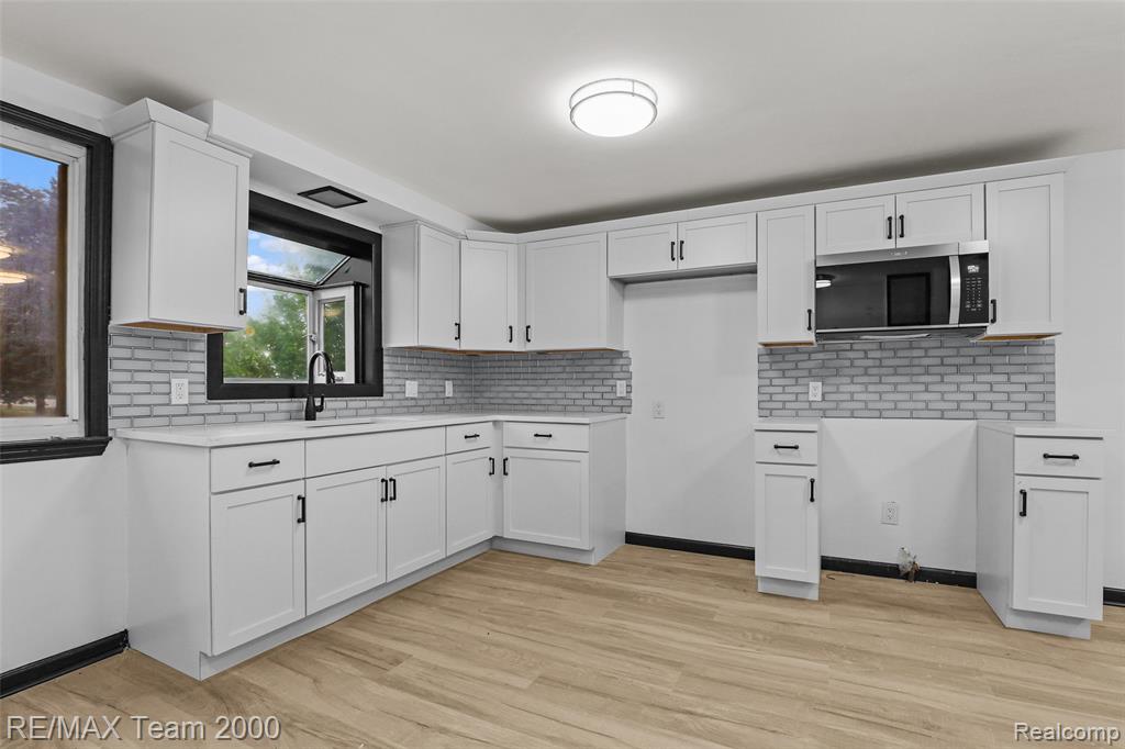 12930 Beech Daly Road Property Photo 17