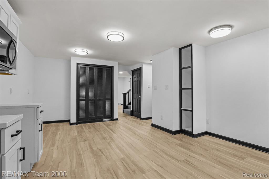 12930 Beech Daly Road Property Photo 19