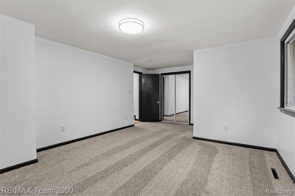 12930 Beech Daly Road Property Photo 23