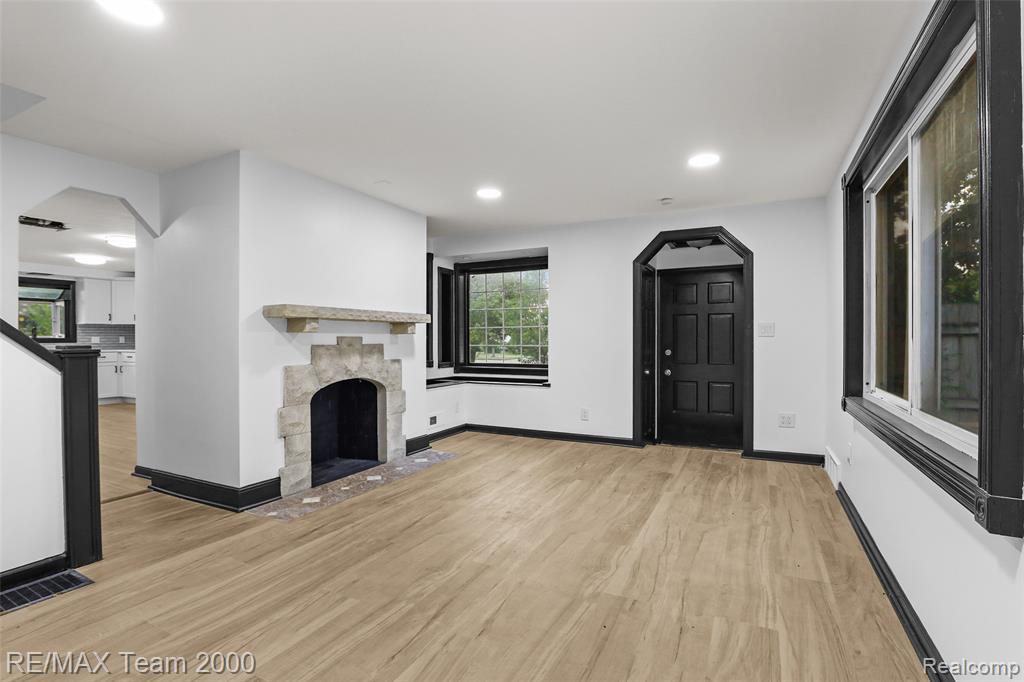 12930 Beech Daly Road Property Photo 25