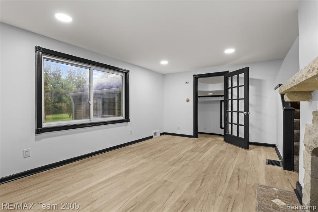 12930 Beech Daly Road Property Photo 27