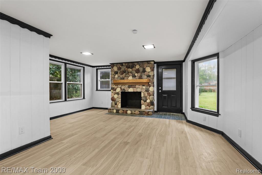 12930 Beech Daly Road Property Photo 28