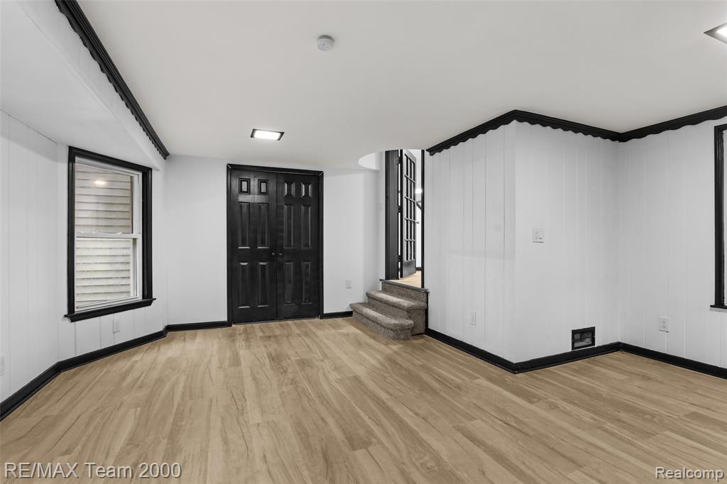12930 Beech Daly Road Property Photo 30