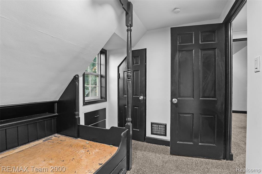 12930 Beech Daly Road Property Photo 32