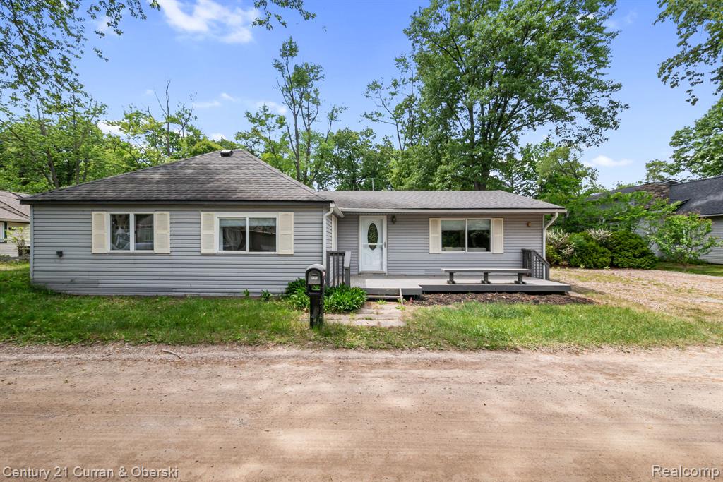 2374 Lakena Road Property Photo 1