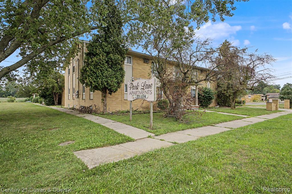 29425 W Jefferson Avenue Property Photo 12