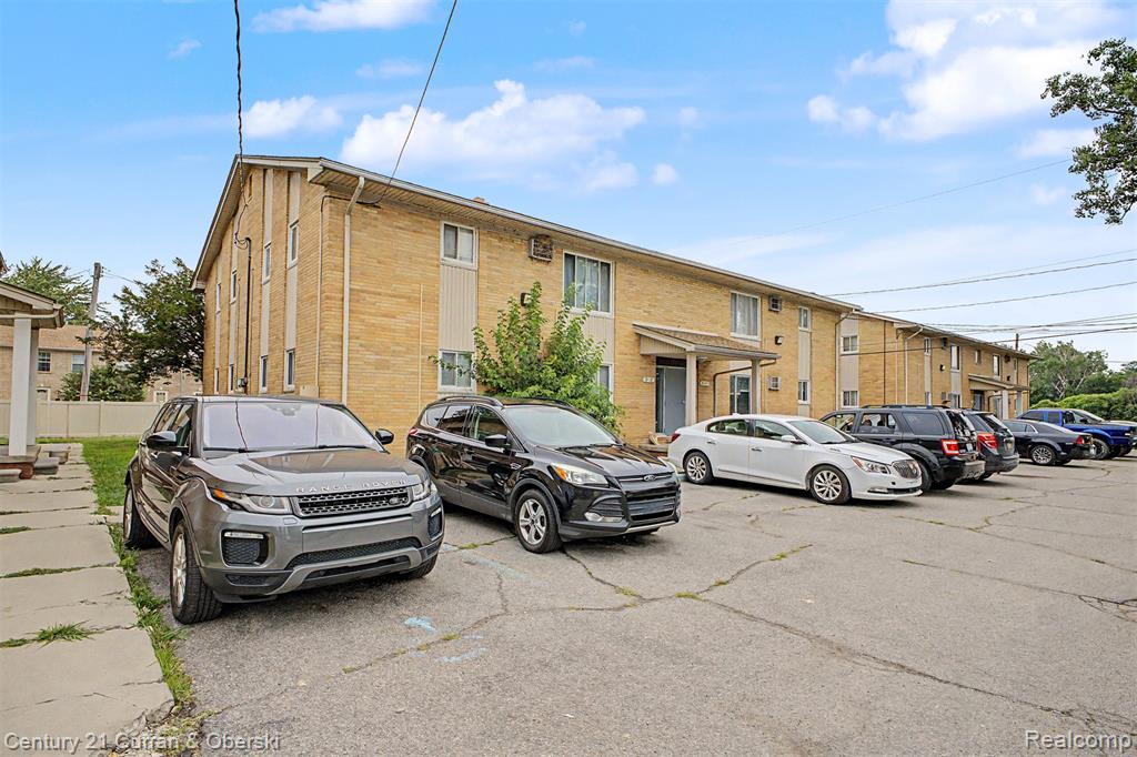 29425 W Jefferson Avenue Property Photo 14