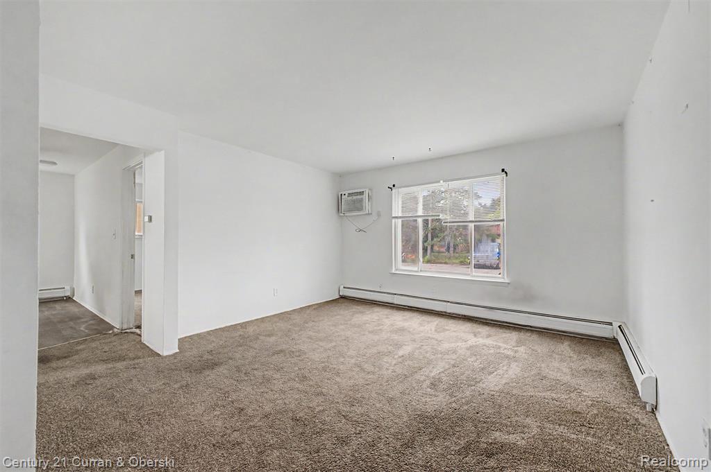 29425 W Jefferson Avenue Property Photo 15