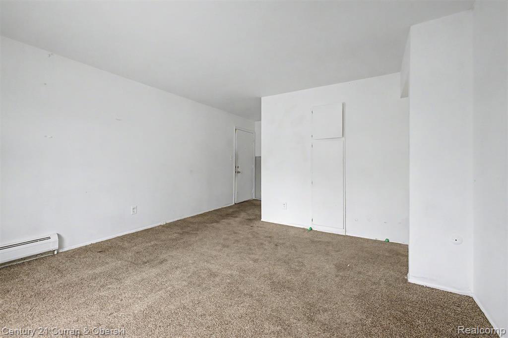 29425 W Jefferson Avenue Property Photo 17