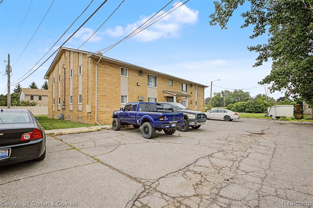 29425 W Jefferson Avenue Property Photo 26