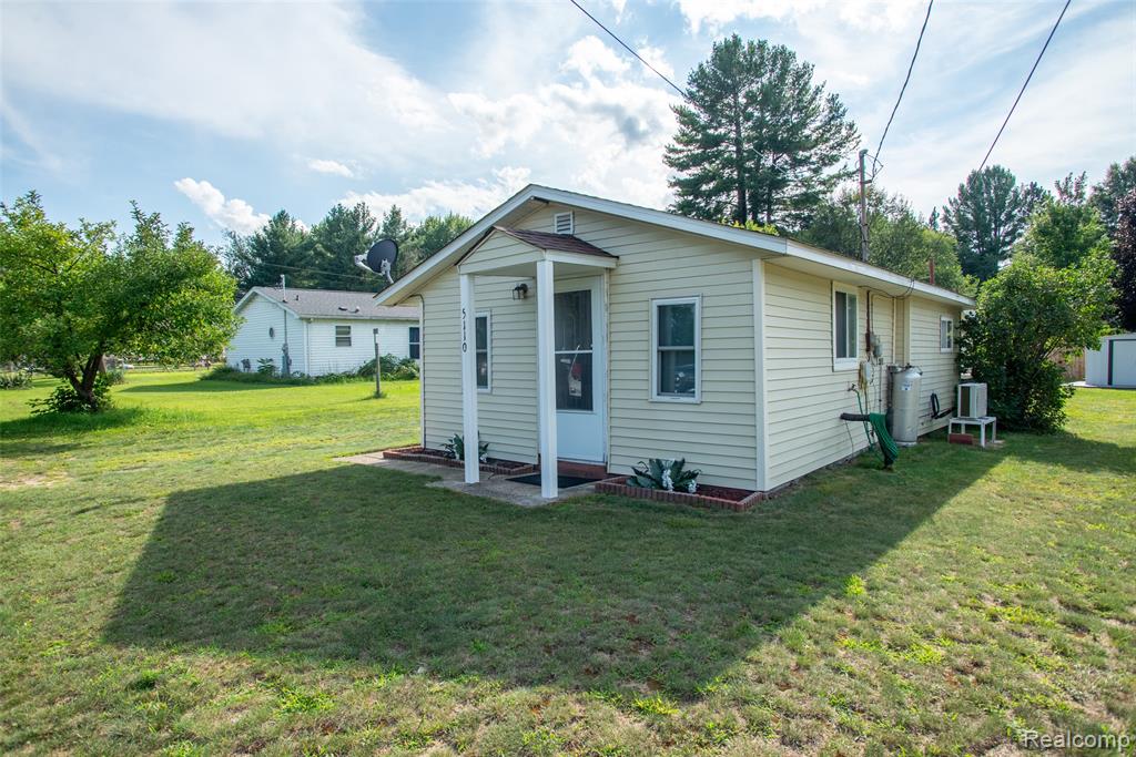 5110 Lucinda Drive Property Photo 3