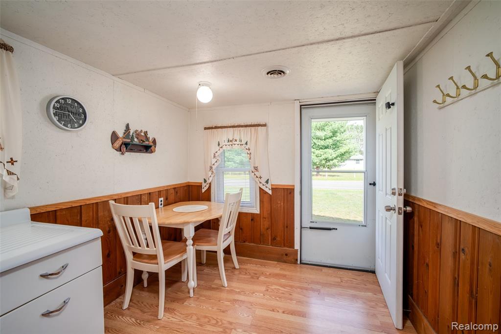 5110 Lucinda Drive Property Photo 4