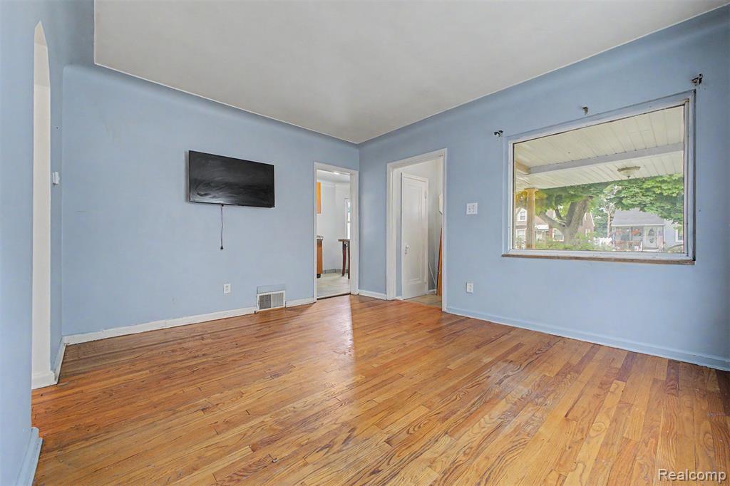7320 Orchard Avenue Property Photo 9