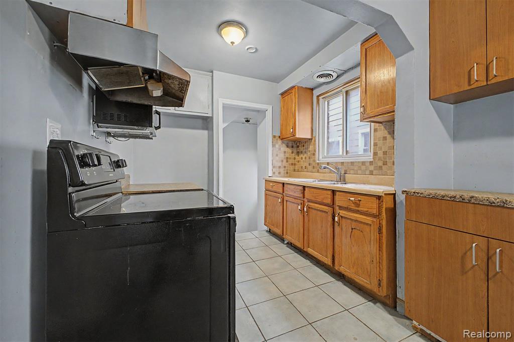 7320 Orchard Avenue Property Photo 15