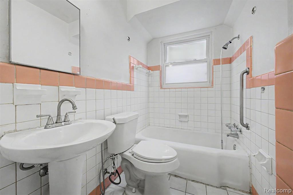 7320 Orchard Avenue Property Photo 19
