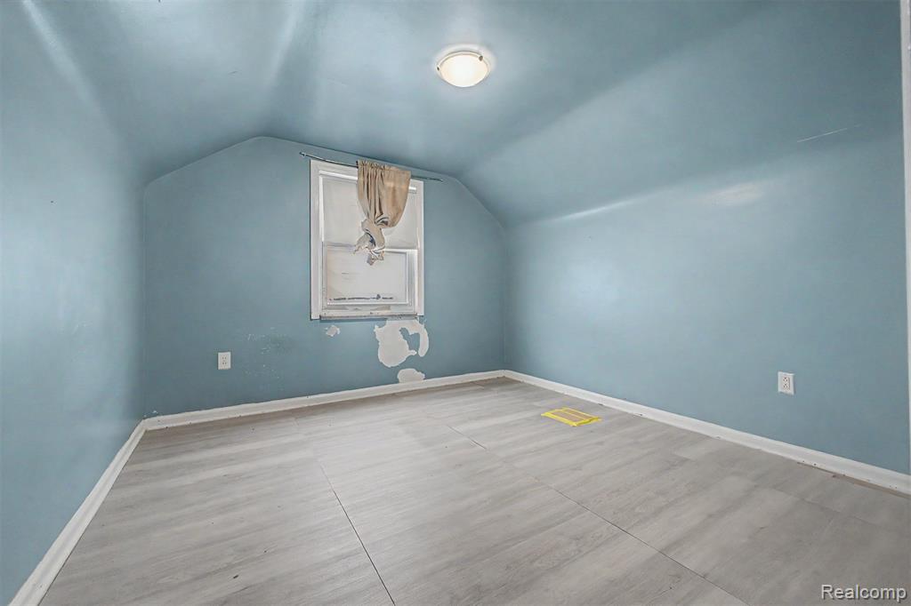 7320 Orchard Avenue Property Photo 24