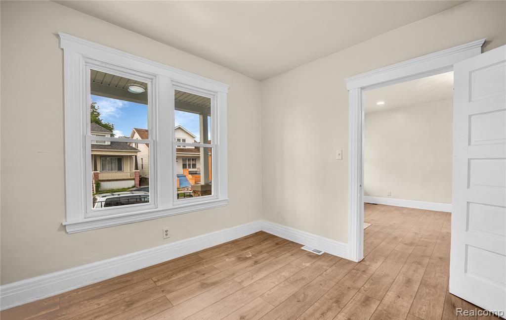 3851 Fredro Street Property Photo 5