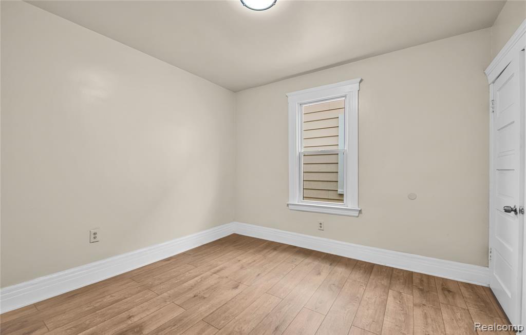 3851 Fredro Street Property Photo 6