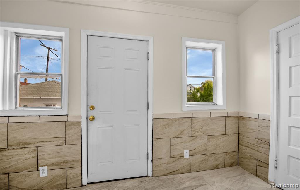 3851 Fredro Street Property Photo 9