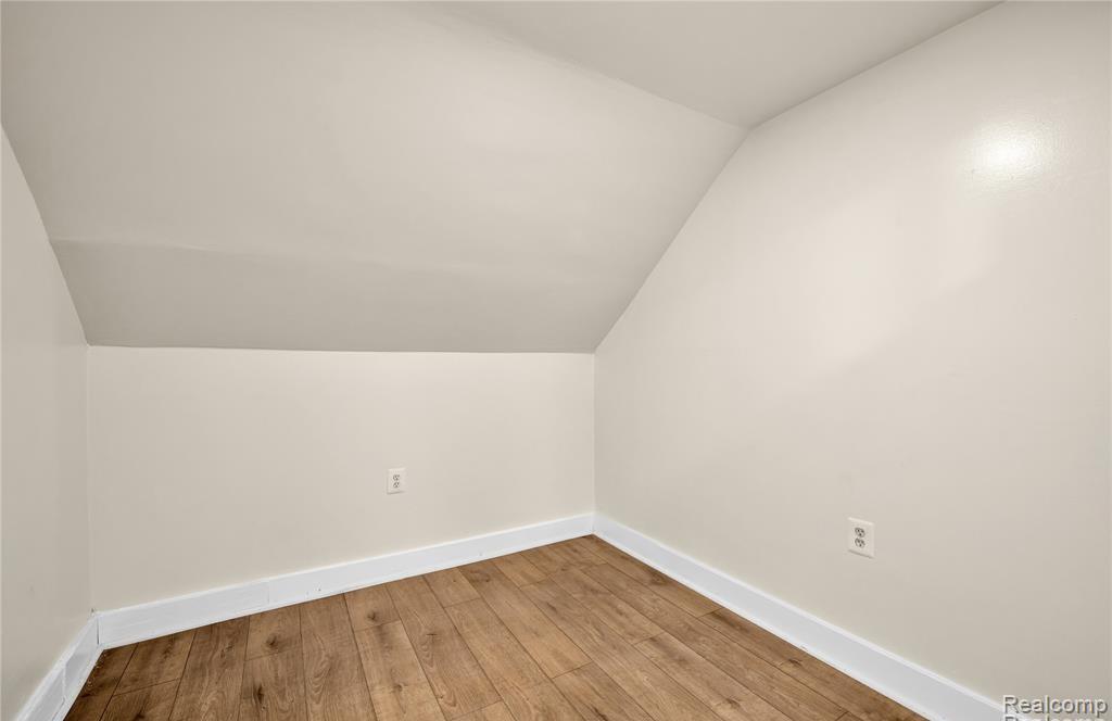 3851 Fredro Street Property Photo 12