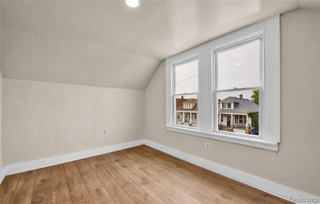 3851 Fredro Street Property Photo 14