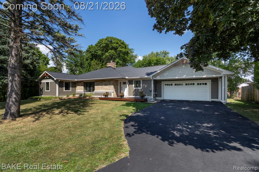 590 N Sheldon Road Property Photo 1
