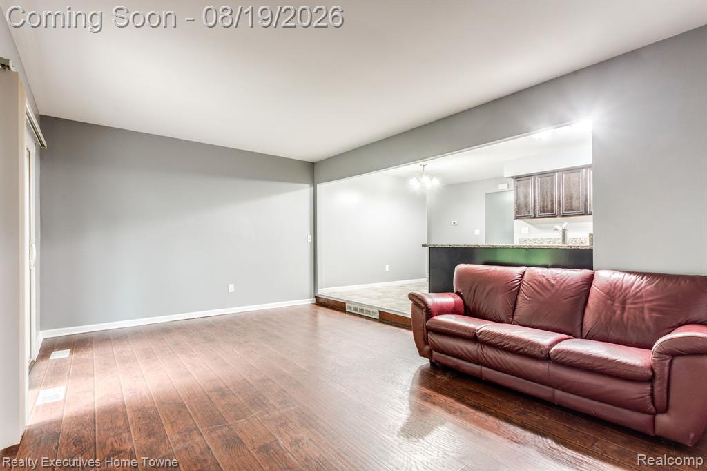 2448 Oakcrest Road Property Photo 10