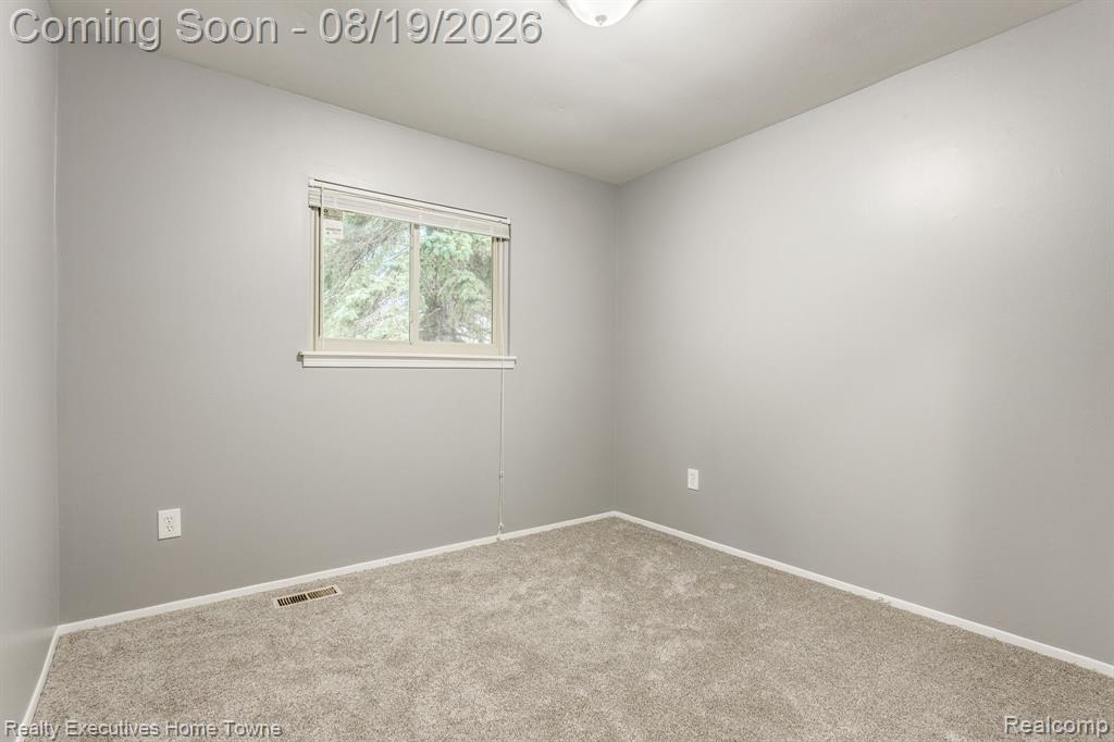 2448 Oakcrest Road Property Photo 16