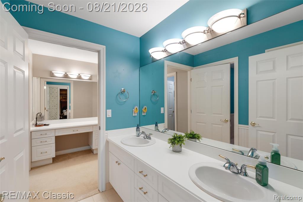 18133 Mission Point Property Photo 53