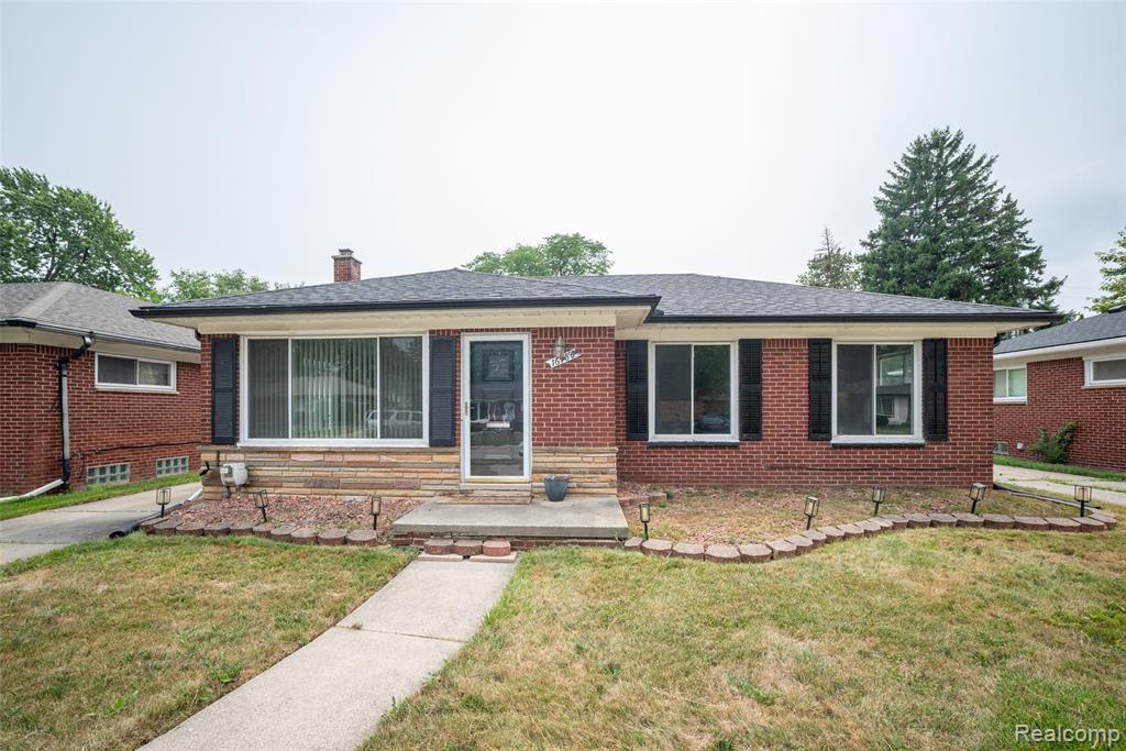 16786 Sprenger Avenue Property Photo 1