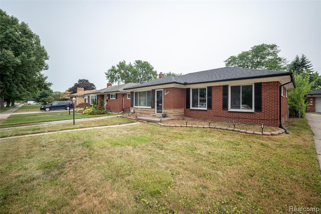 16786 Sprenger Avenue Property Photo 4