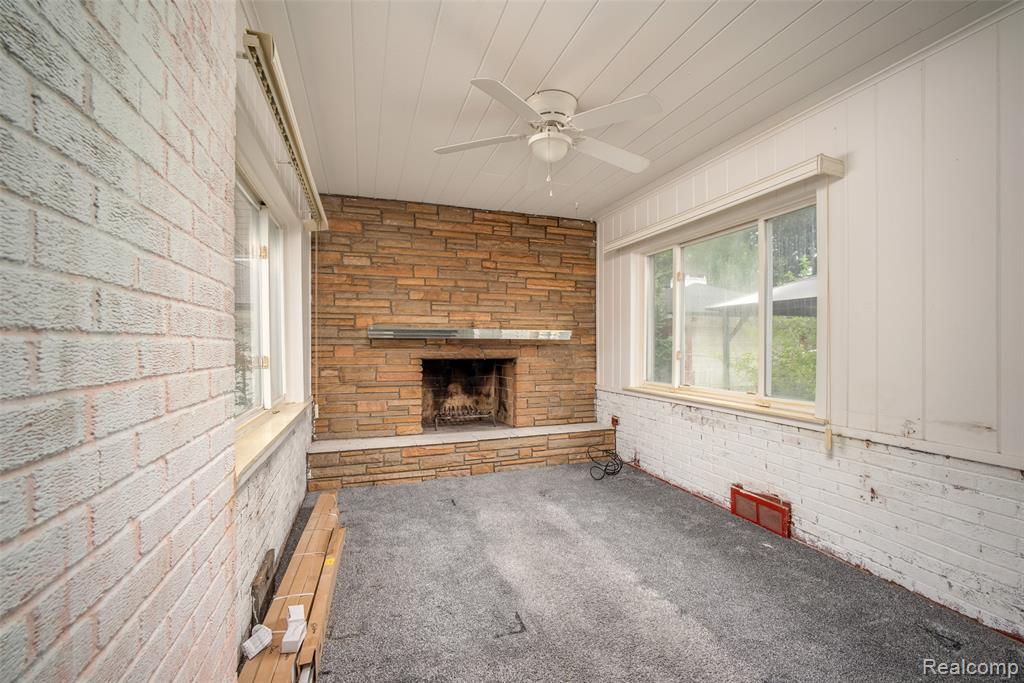 16786 Sprenger Avenue Property Photo 11